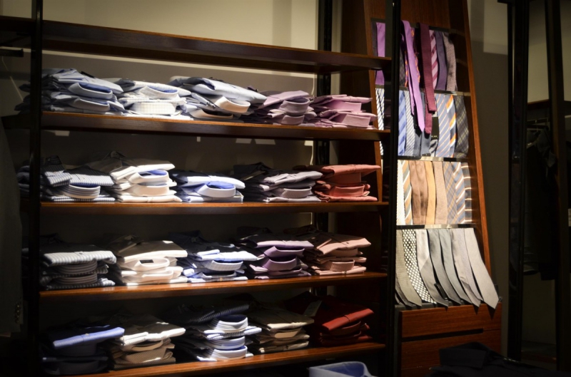 ecommerce-DURANUS-min_shirts_exhibition_shop_shopping_shelf_buy_business_clothing-940715